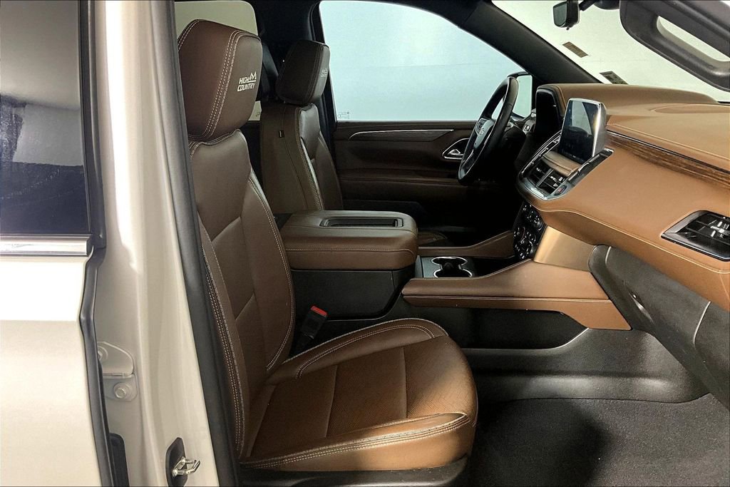 Used 2023 Chevrolet Suburban High Country AWD/4WD image 6