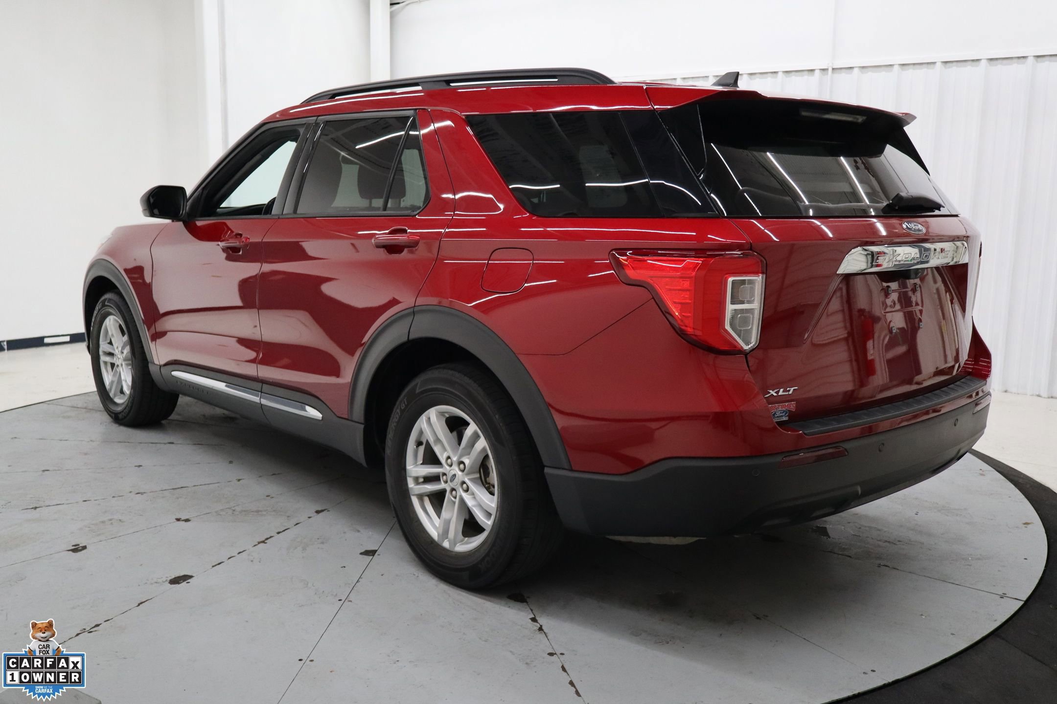 Certified 2023 Ford Explorer XLT image 3