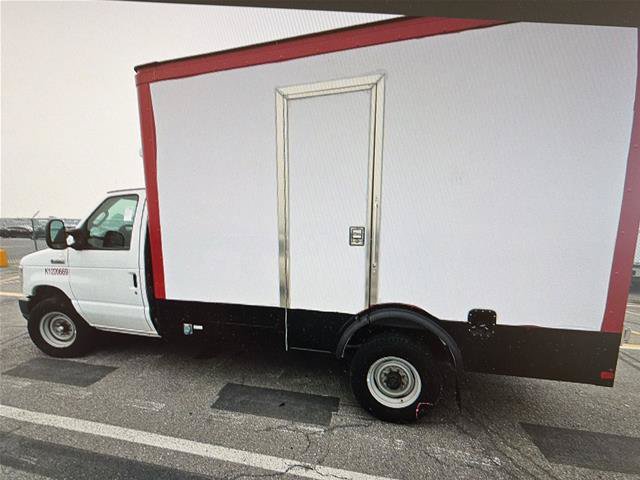 Certified 2023 Ford E-350 and Econoline 350 Super Duty w/ Power Windows & Locks Group RWD image 3