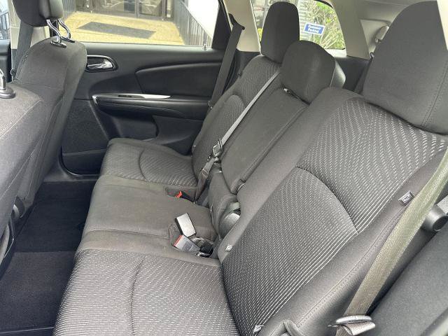 Used 2018 Dodge Journey SXT w/ Connectivity Group FWD image 11