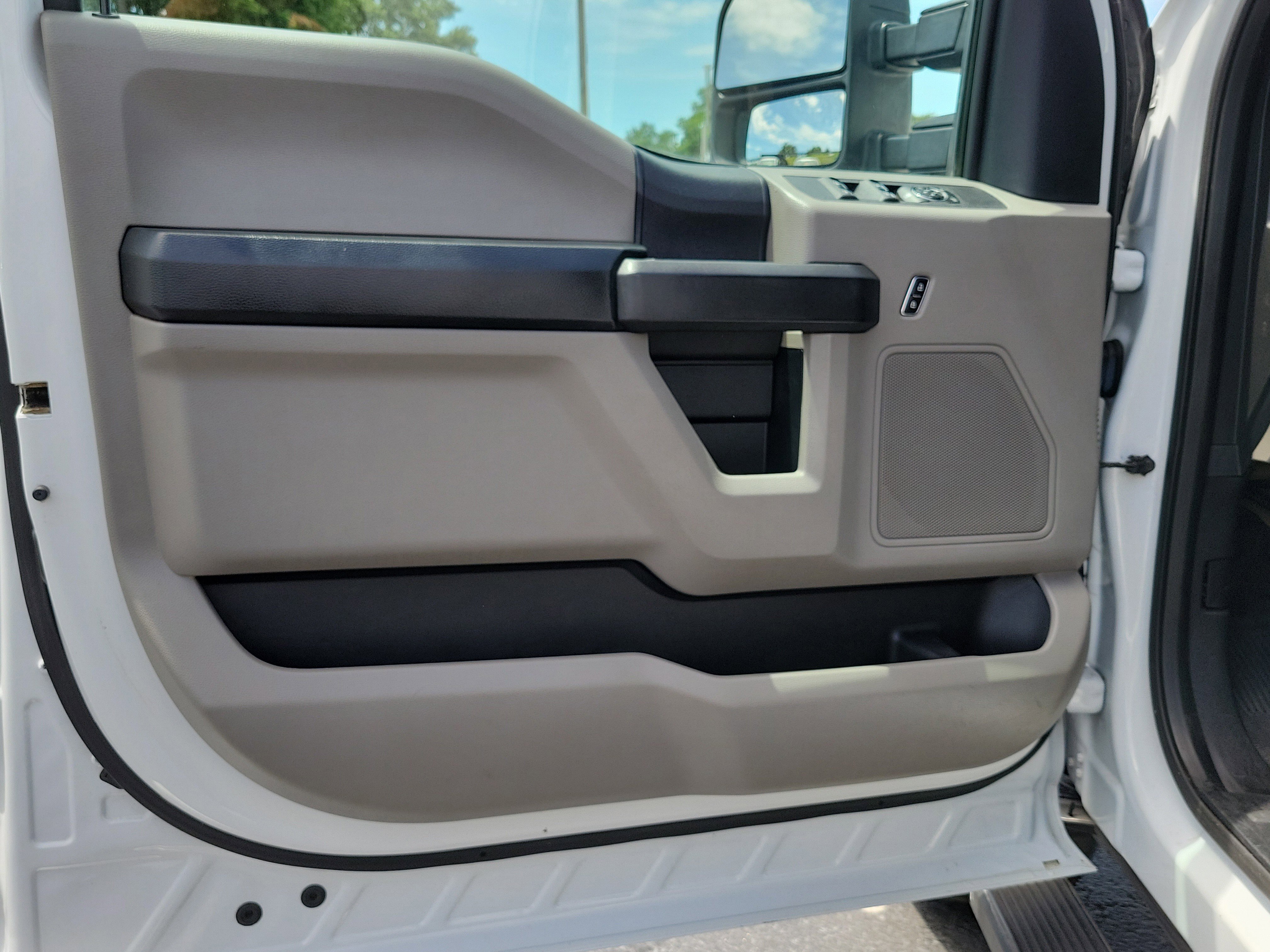 Certified 2019 Ford F250 XL w/ Power Equipment Group RWD image 17