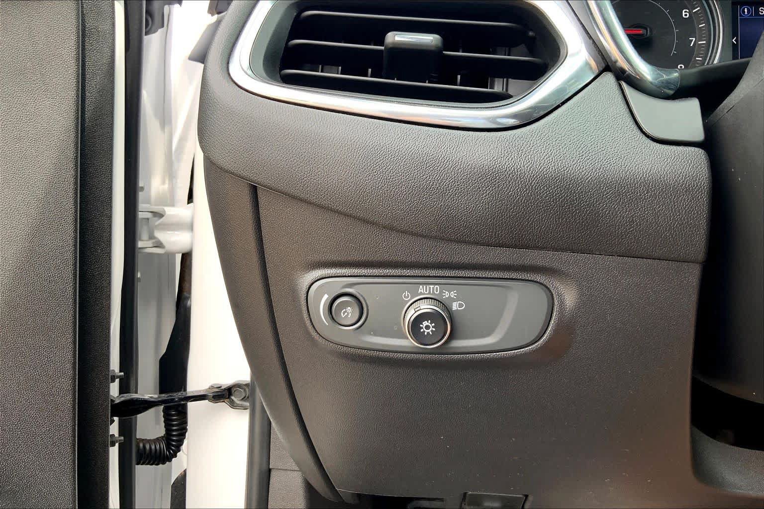 Used 2023 Chevrolet Equinox LS w/ LS Convenience Package FWD image 36