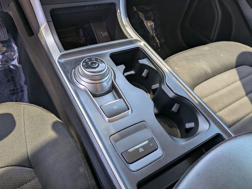 Certified 2024 Ford Edge SE w/ Black Appearance Package image 25