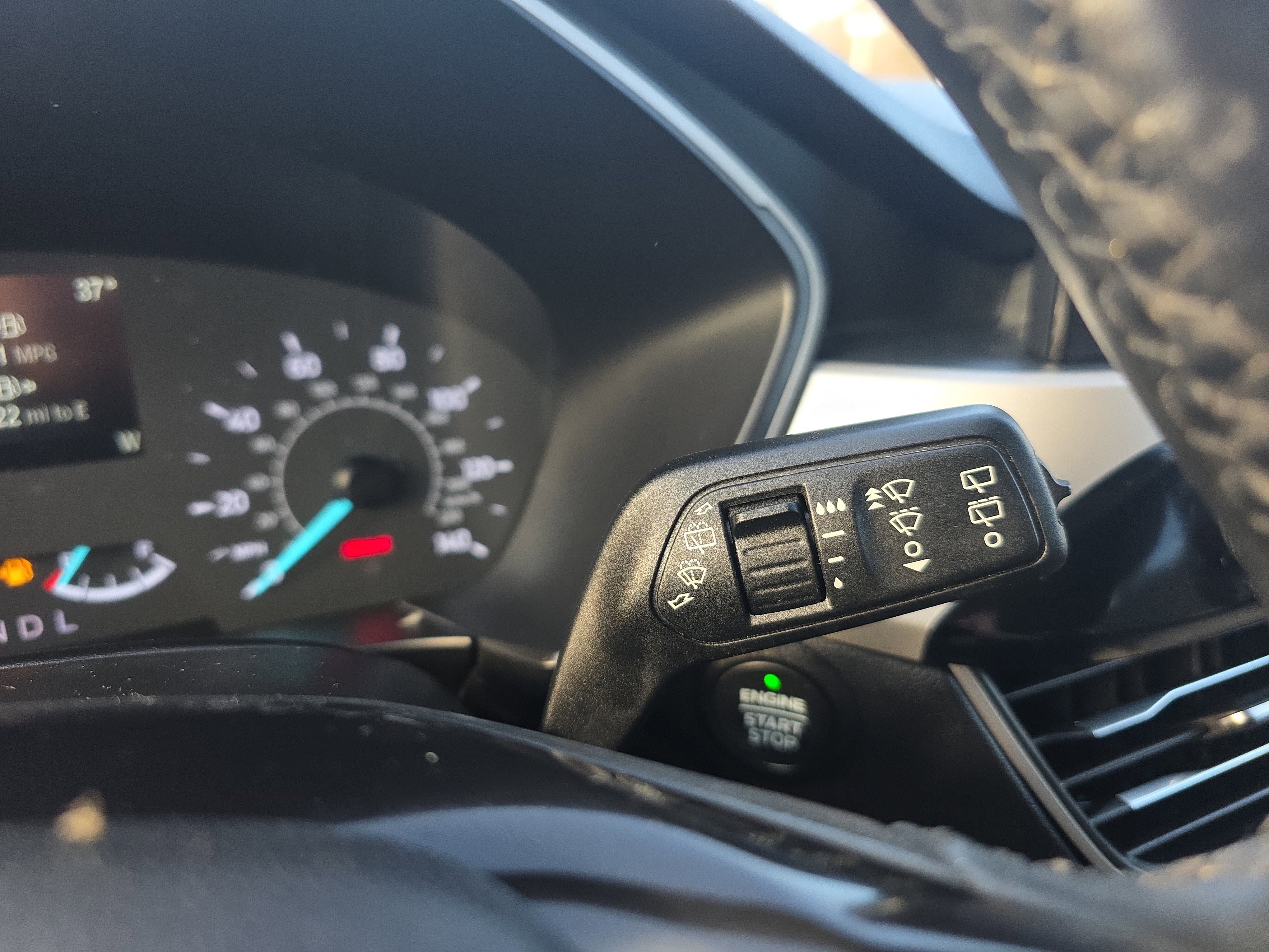 Certified 2022 Ford Escape SE w/ Cold Weather Package image 33