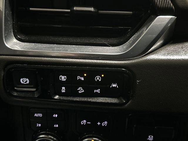 Used 2025 GMC Yukon XL Elevation w/ Elevation Premium Package image 34