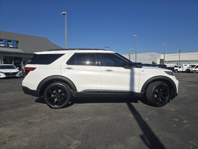 Certified 2024 Ford Explorer ST-Line w/ Class IV Trailer Tow Package AWD/4WD image 18