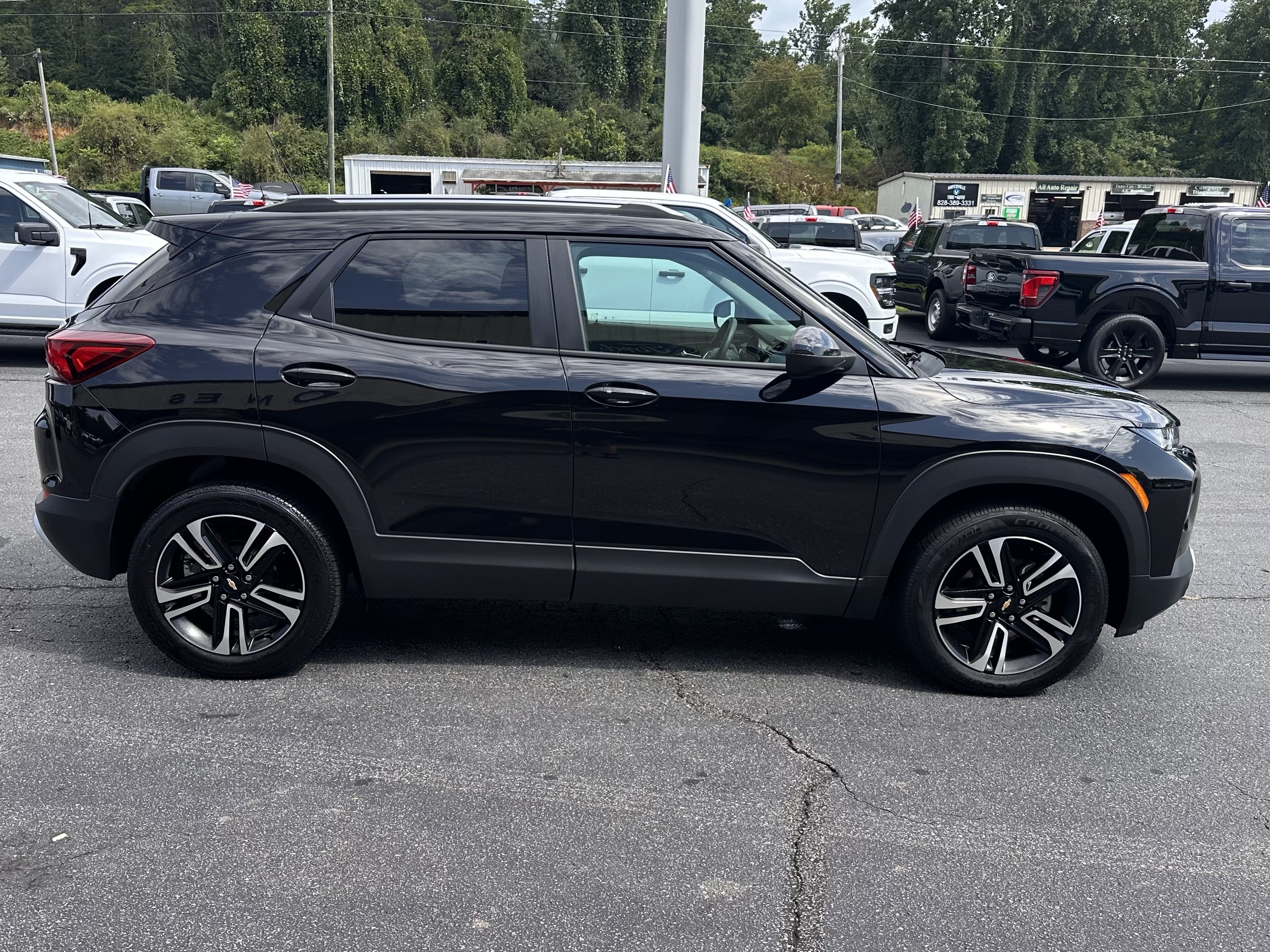 Used 2021 Chevrolet TrailBlazer LT AWD/4WD image 5