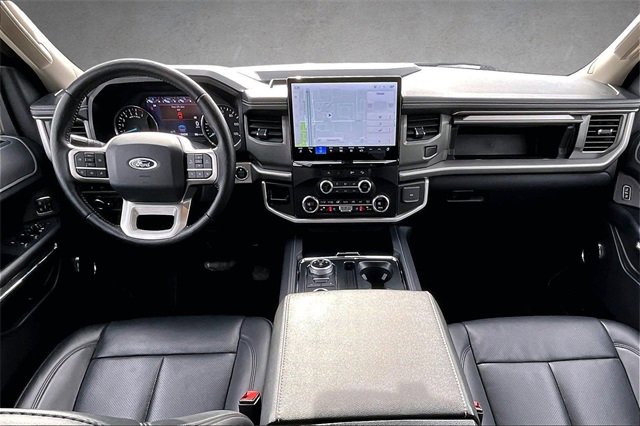 Certified 2024 Ford Expedition XLT image 12