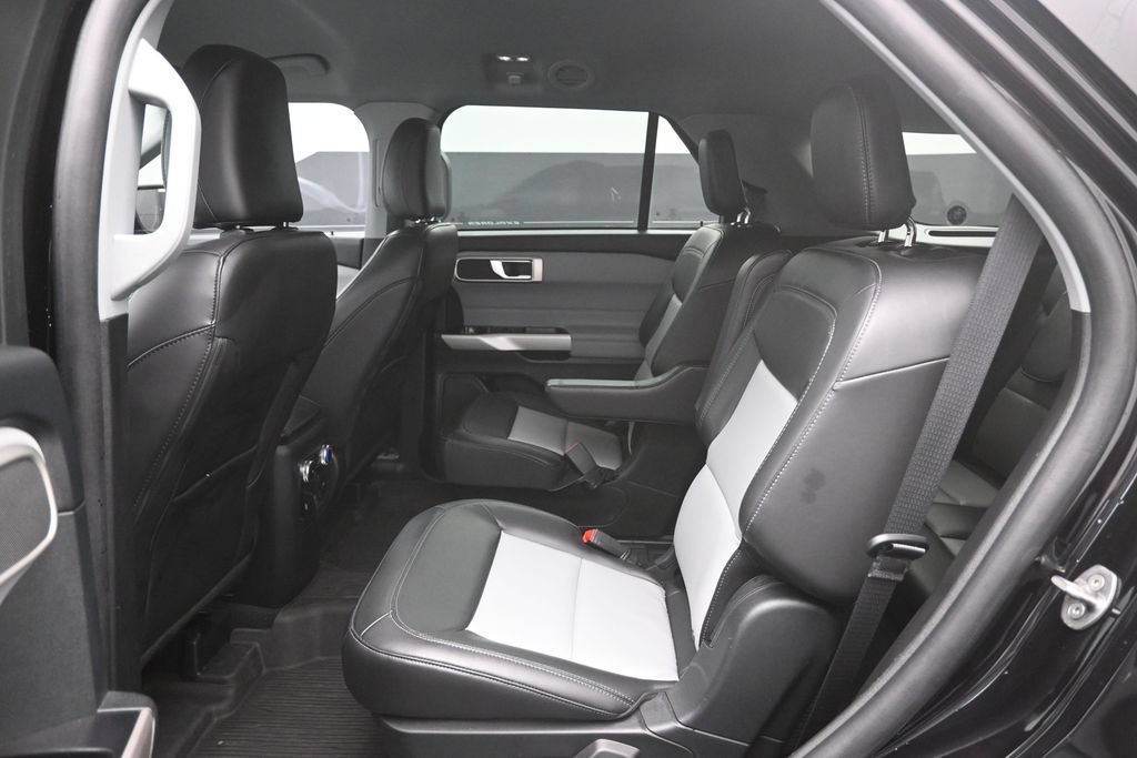 Certified 2023 Ford Explorer XLT w/ Equipment Group 202A RWD image 26