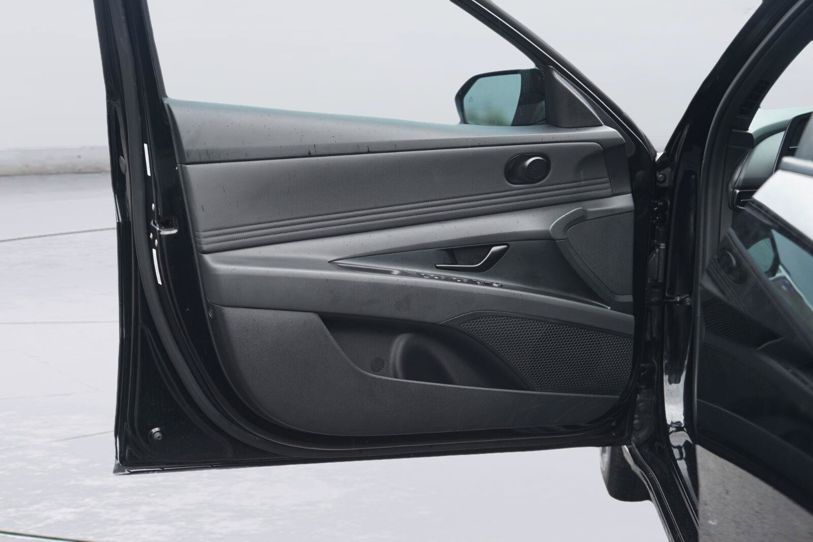 Used 2025 Hyundai Elantra Sport FWD image 30
