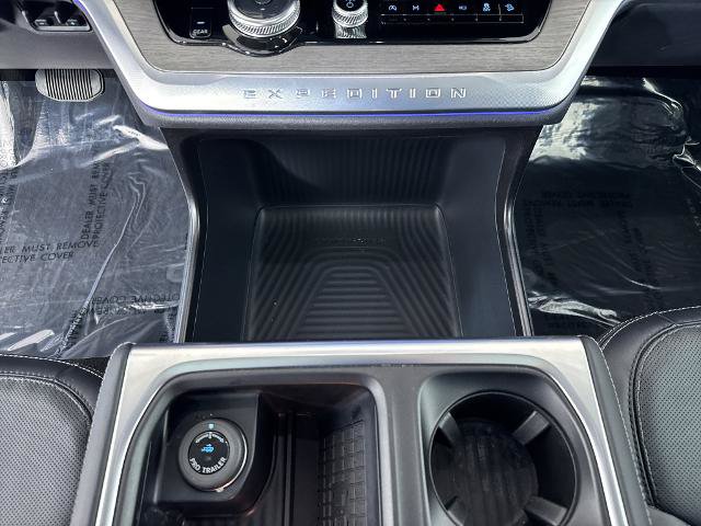 Certified 2025 Ford Expedition Platinum AWD/4WD image 36