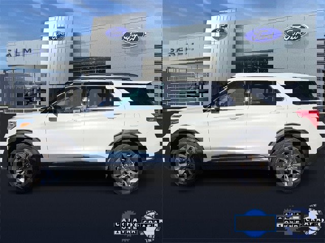 Certified 2023 Ford Explorer XLT w/ Equipment Group 202A image 5