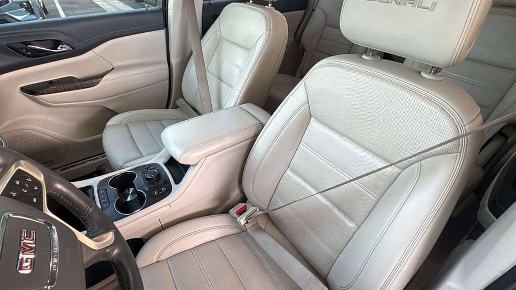 Used 2021 GMC Acadia Denali w/ Denali Technology Package image 23
