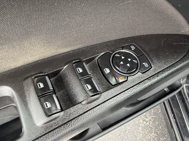 Certified 2018 Ford Fusion SE w/ Fusion SE Technology Package FWD image 9