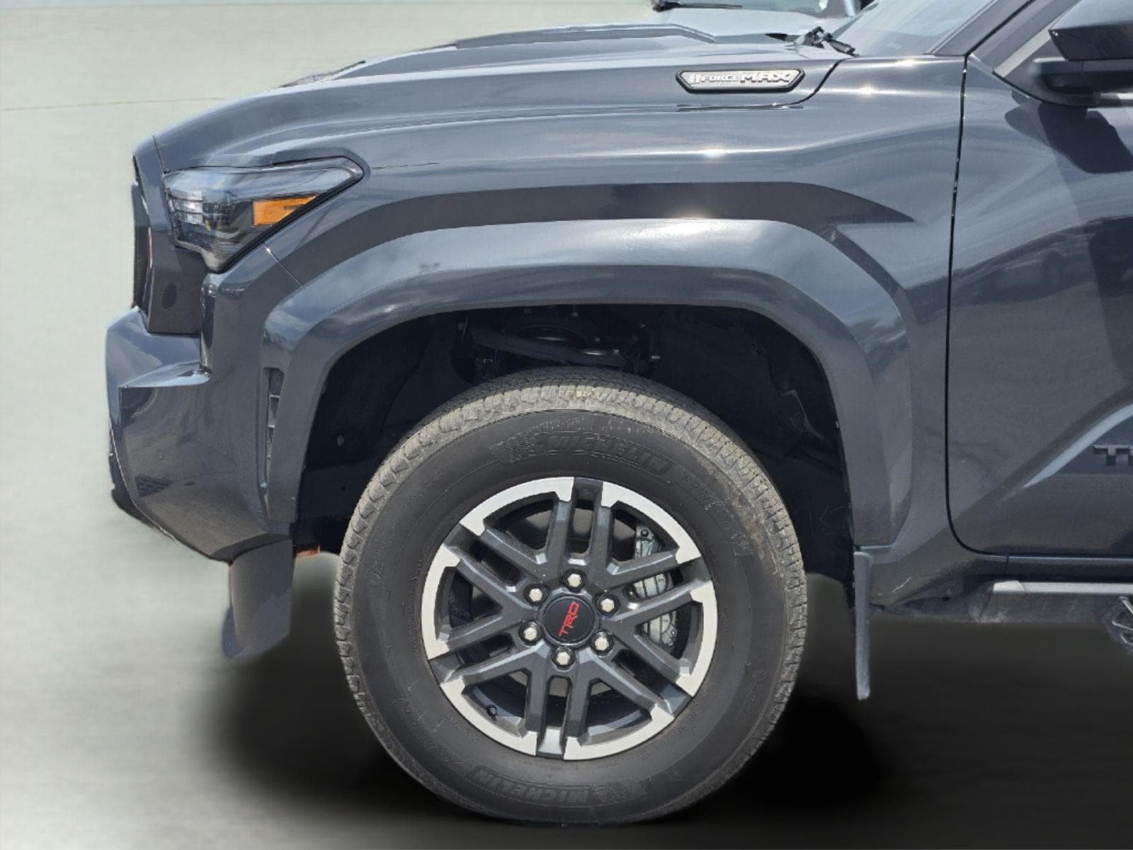 Used 2025 Toyota Tacoma TRD Sport w/ TRD Sport Upgrade Package AWD/4WD image 9