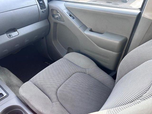 Used 2017 Nissan Frontier SV w/ SV Value Truck Package image 17