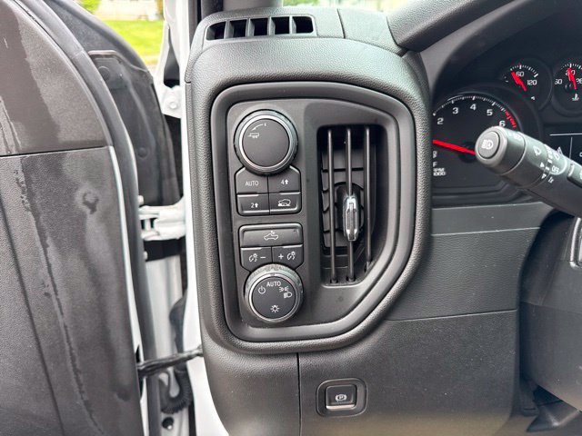 Used 2023 Chevrolet Silverado 1500 Custom AWD/4WD image 15