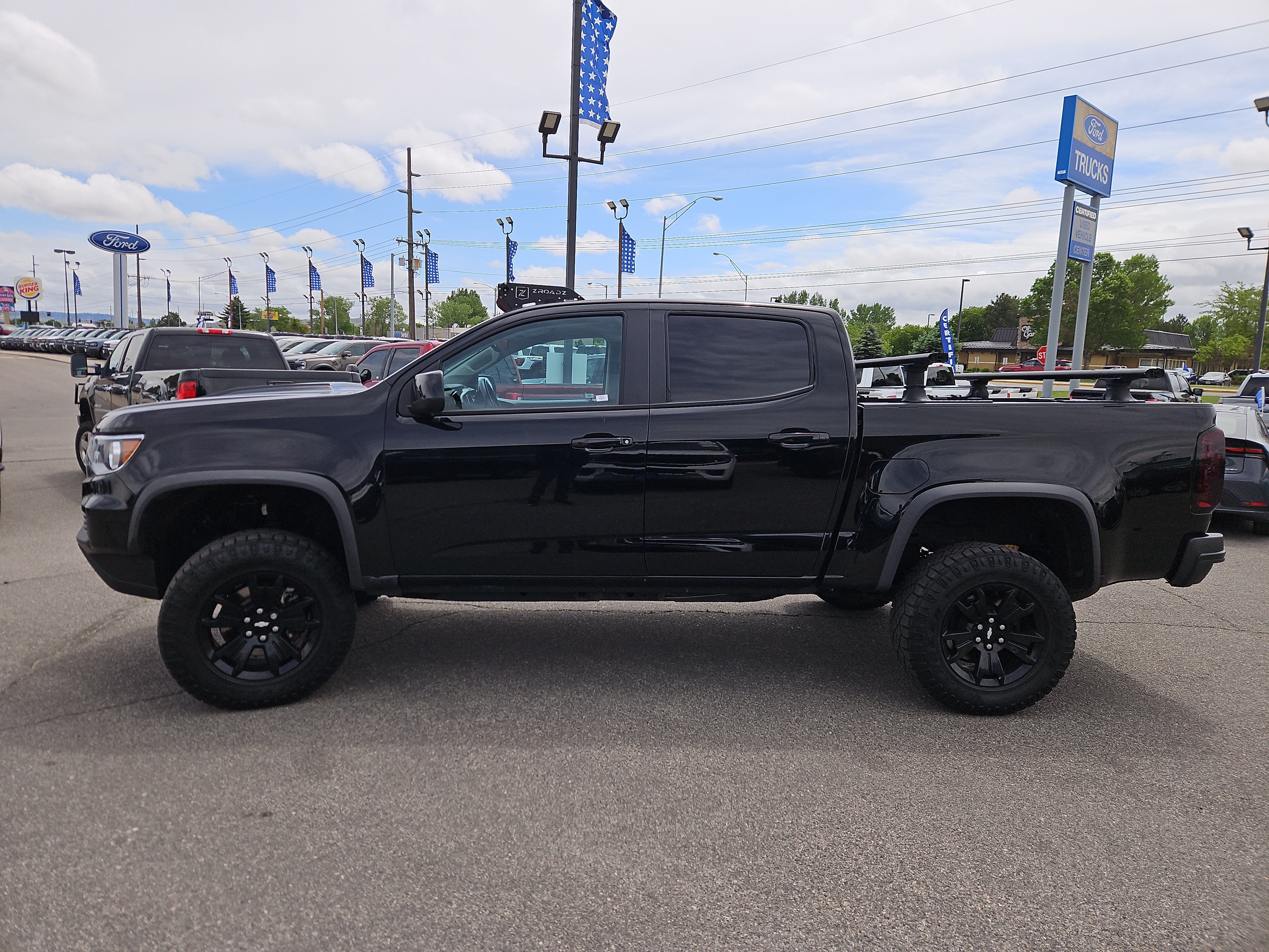 Used 2022 Chevrolet Colorado ZR2 w/ ZR2 Midnight Special Edition AWD/4WD image 2