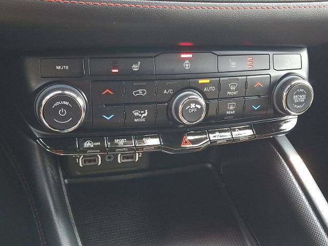 Used 2025 Dodge Durango GT w/ Blacktop Package AWD/4WD image 16