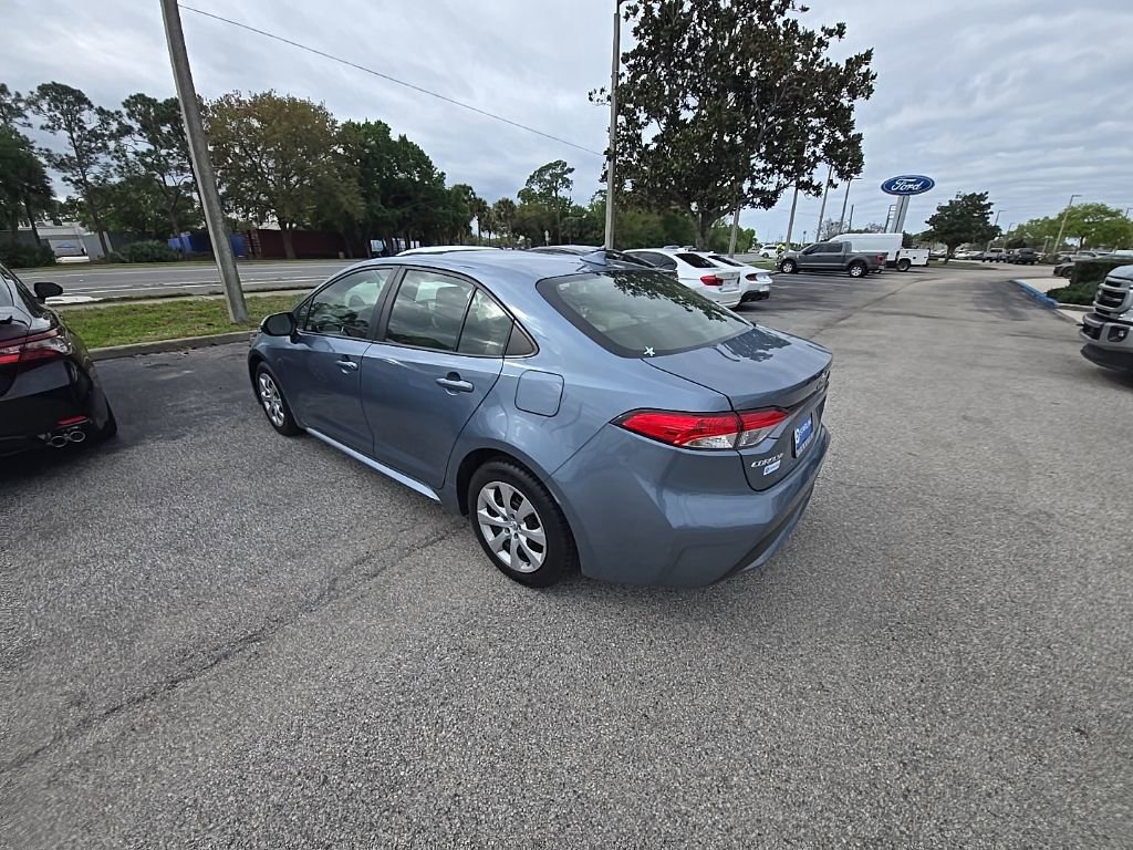 Used 2021 Toyota Corolla LE image 4