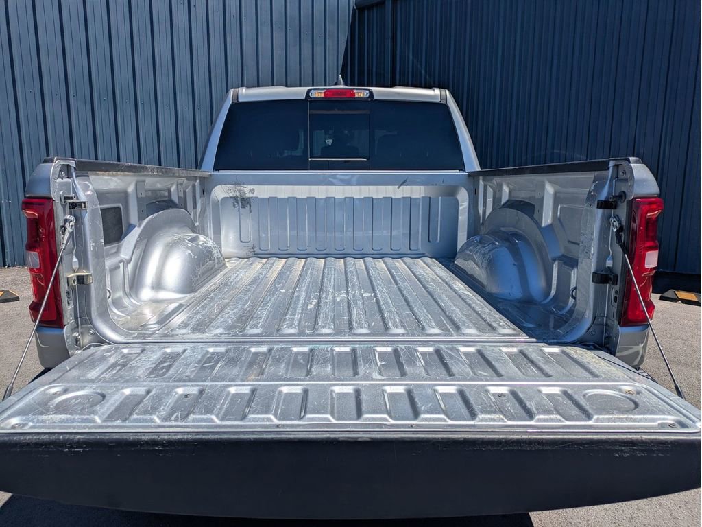 Used 2025 RAM 1500 Laramie AWD/4WD image 7