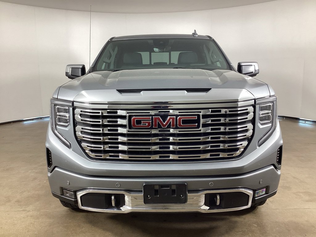 Used 2025 GMC Sierra 1500 Denali w/ Technology Package AWD/4WD image 2