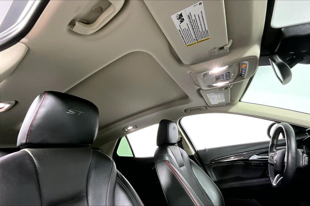 Used 2023 Buick Envision Essence w/ Sport Touring Package AWD/4WD image 22