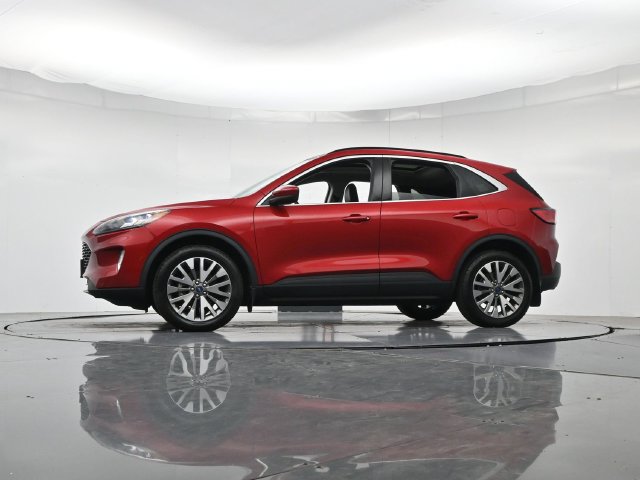 Certified 2022 Ford Escape Titanium w/ Class II Trailer Tow Package AWD/4WD image 37