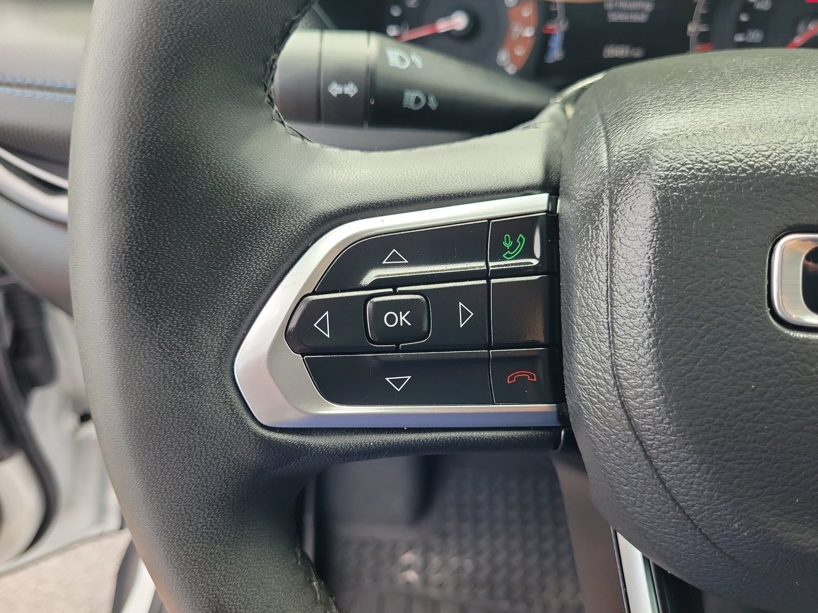 Used 2025 Jeep Compass Latitude w/ Altitude Special Edition AWD/4WD image 19