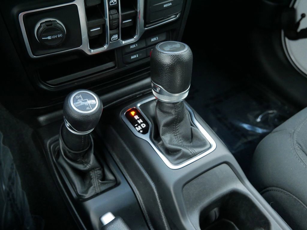 Used 2021 Jeep Wrangler Unlimited Sport AWD/4WD image 24