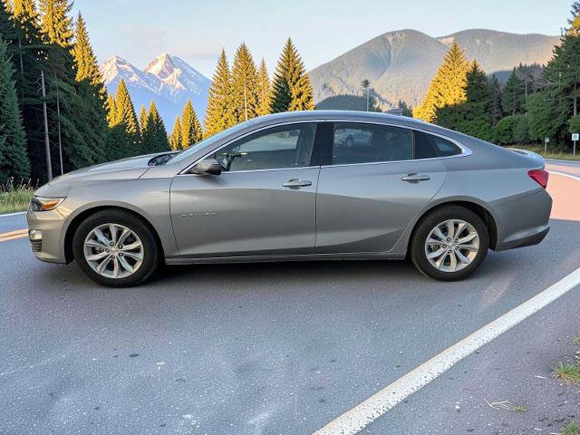Used 2025 Chevrolet Malibu LT FWD image 3