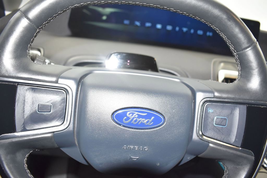 Certified 2025 Ford Expedition Platinum AWD/4WD image 13