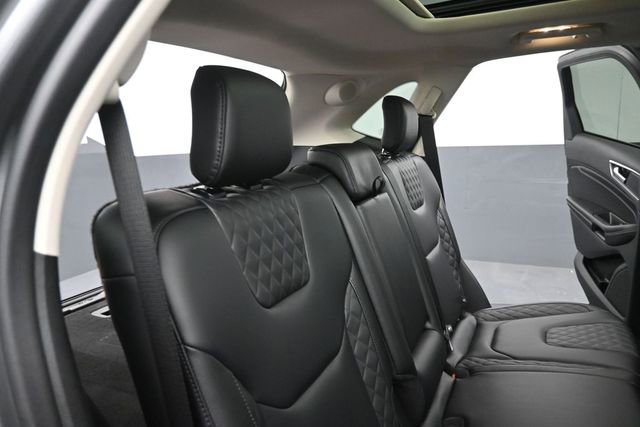 Certified 2024 Ford Edge Titanium AWD/4WD image 25