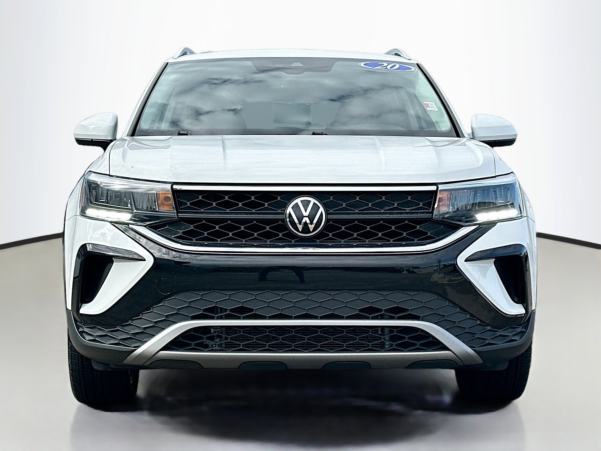 Used 2023 Volkswagen Taos SE image 5