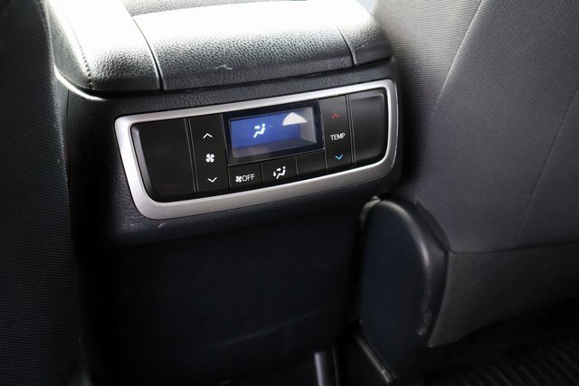 Used 2019 Toyota Highlander LE image 24