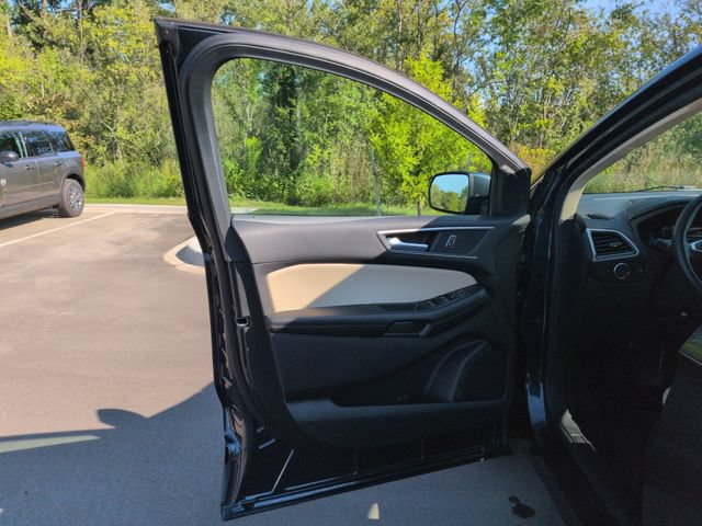 Certified 2024 Ford Edge SEL w/ Convenience Package AWD/4WD image 29