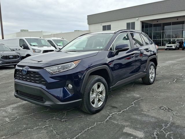 Used 2021 Toyota RAV4 XLE w/ Convenience Package image 3
