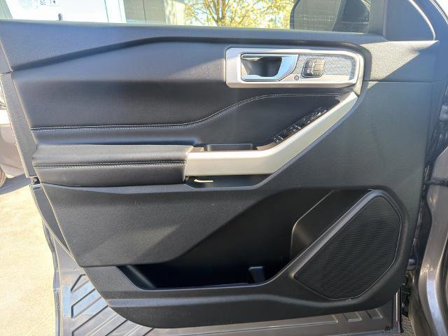 Certified 2021 Ford Explorer Limited w/ Hybrid Equipment Group 310A image 17