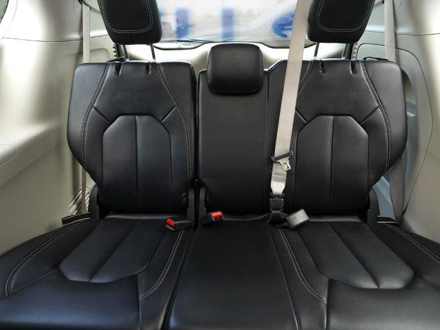 Used 2023 Chrysler Pacifica Touring-L FWD image 24