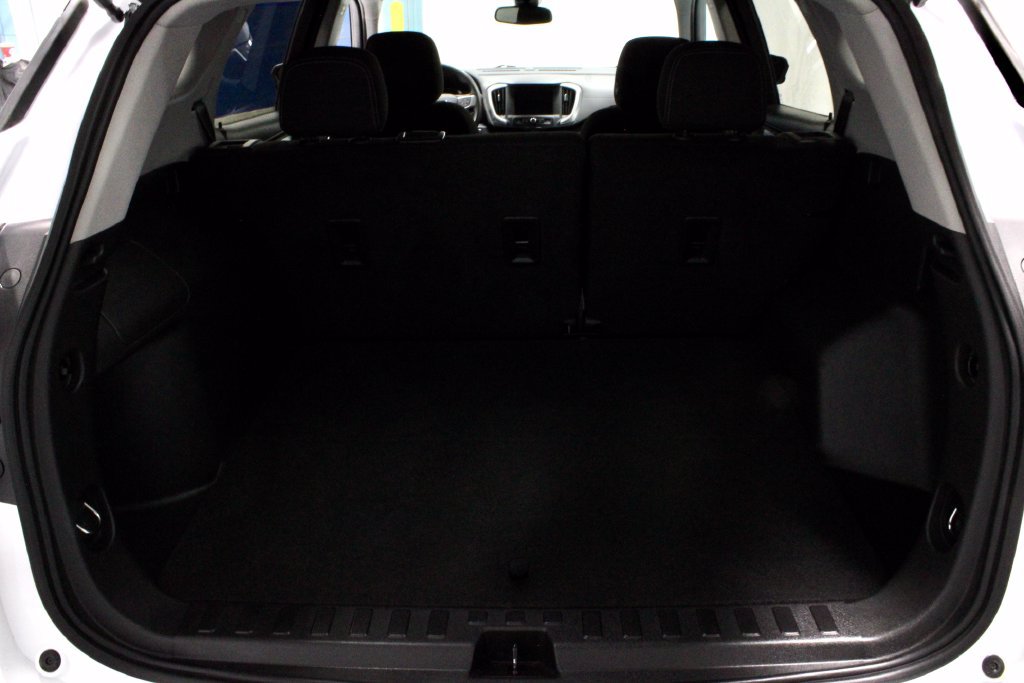 Used 2023 GMC Terrain SLE FWD image 13