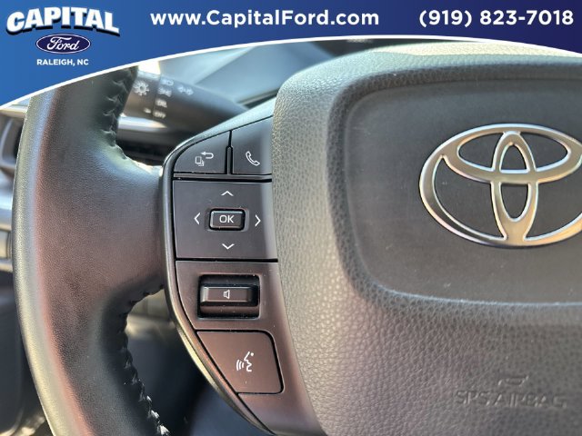 Used 2025 Toyota Prius LE FWD image 22