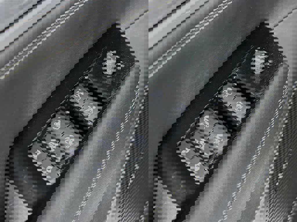 Used 2023 Jeep Wagoneer Series III w/ Preferred Equipment Group image 30