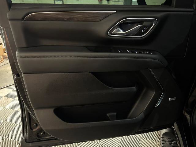 Used 2022 Chevrolet Suburban Z71 AWD/4WD image 16