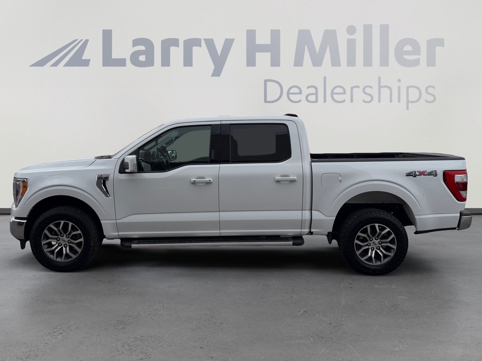 Certified 2022 Ford F150 Lariat w/ Equipment Group 501A Mid AWD/4WD image 2