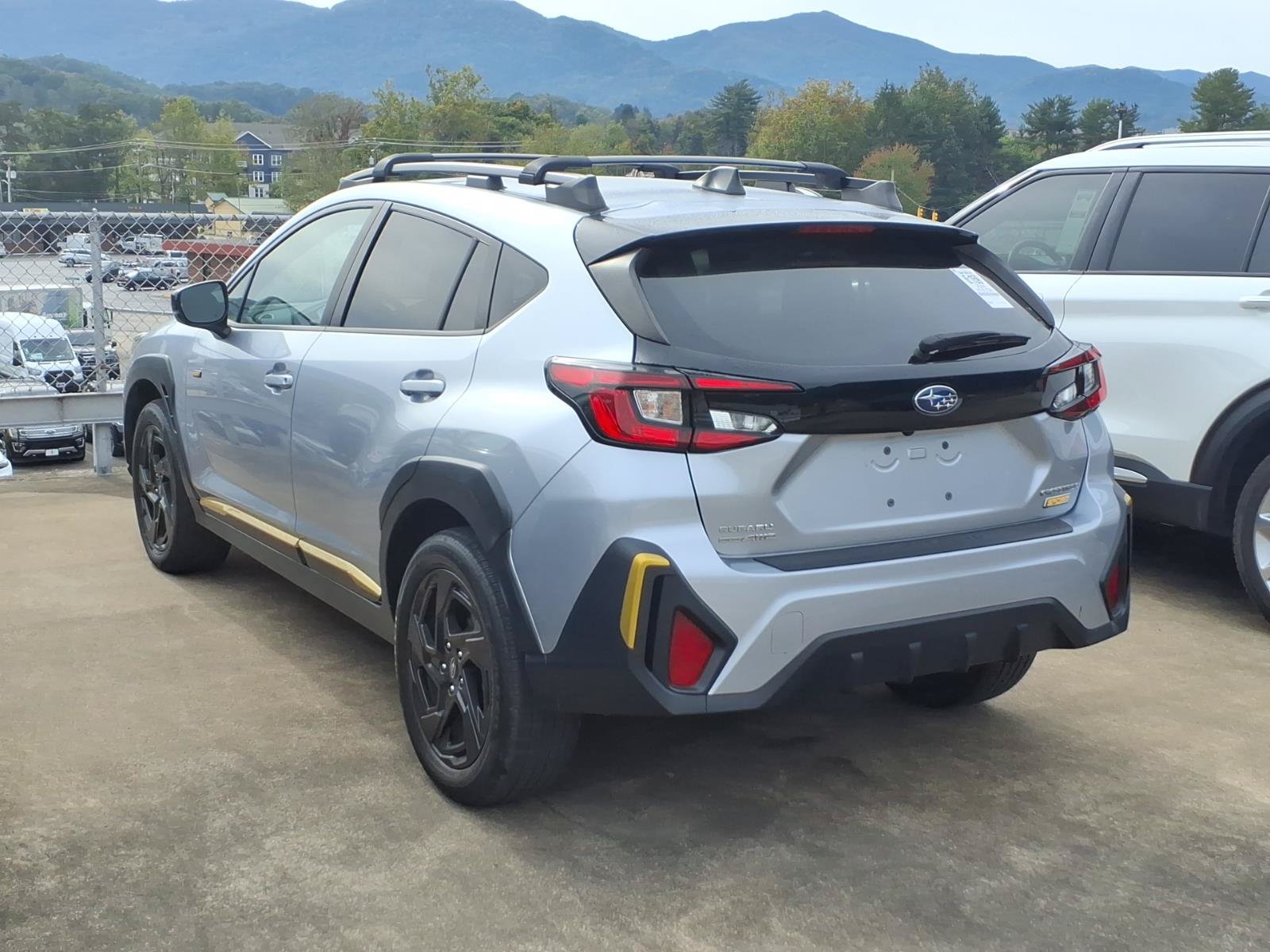 Used 2024 Subaru Crosstrek 2.5i Sport AWD/4WD image 3
