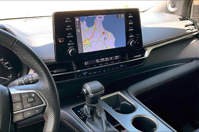 Used 2024 Toyota Sienna XSE FWD image 6