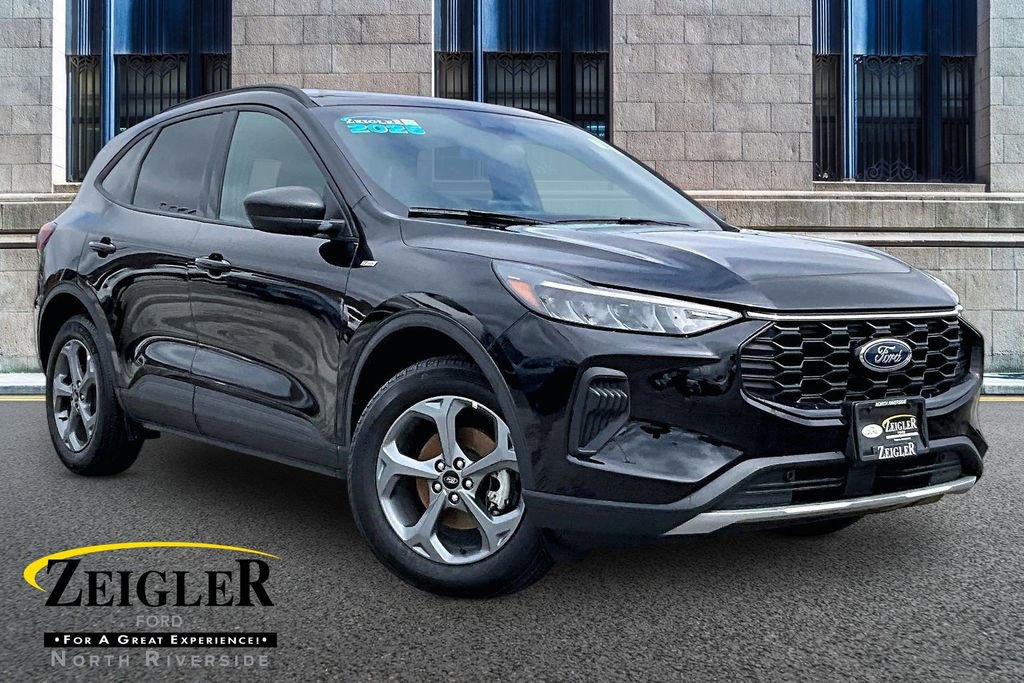 Certified 2025 Ford Escape ST-Line AWD/4WD image 1