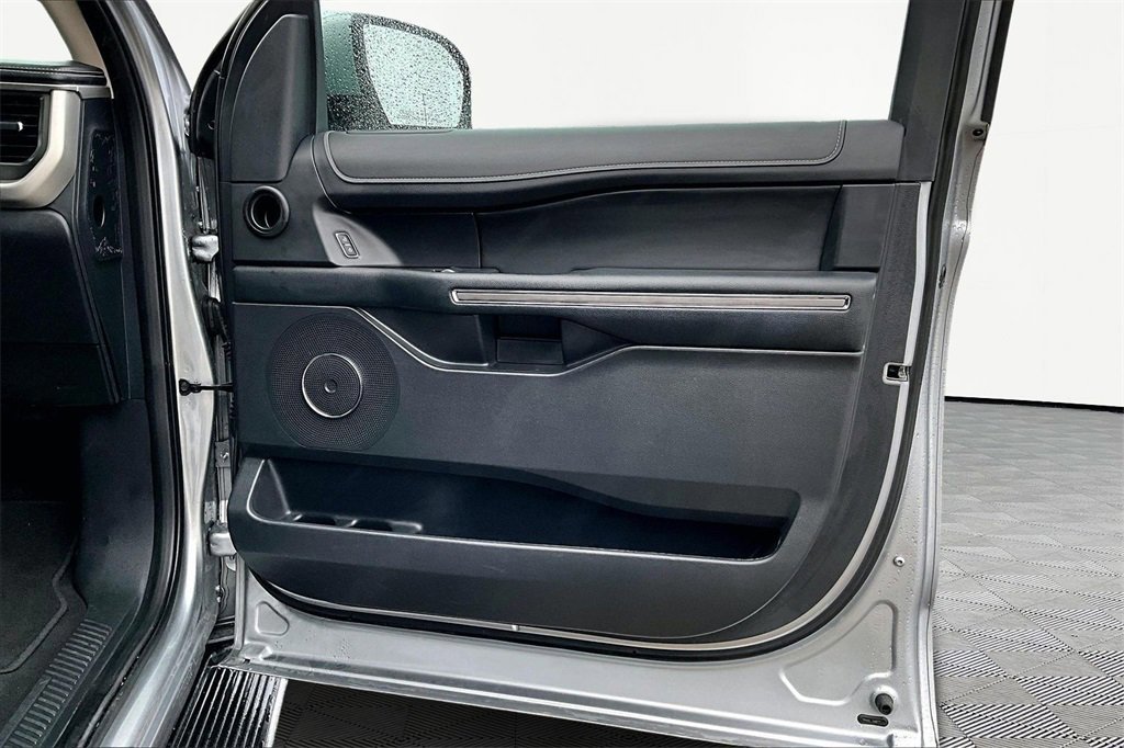 Certified 2023 Ford Expedition XLT image 24