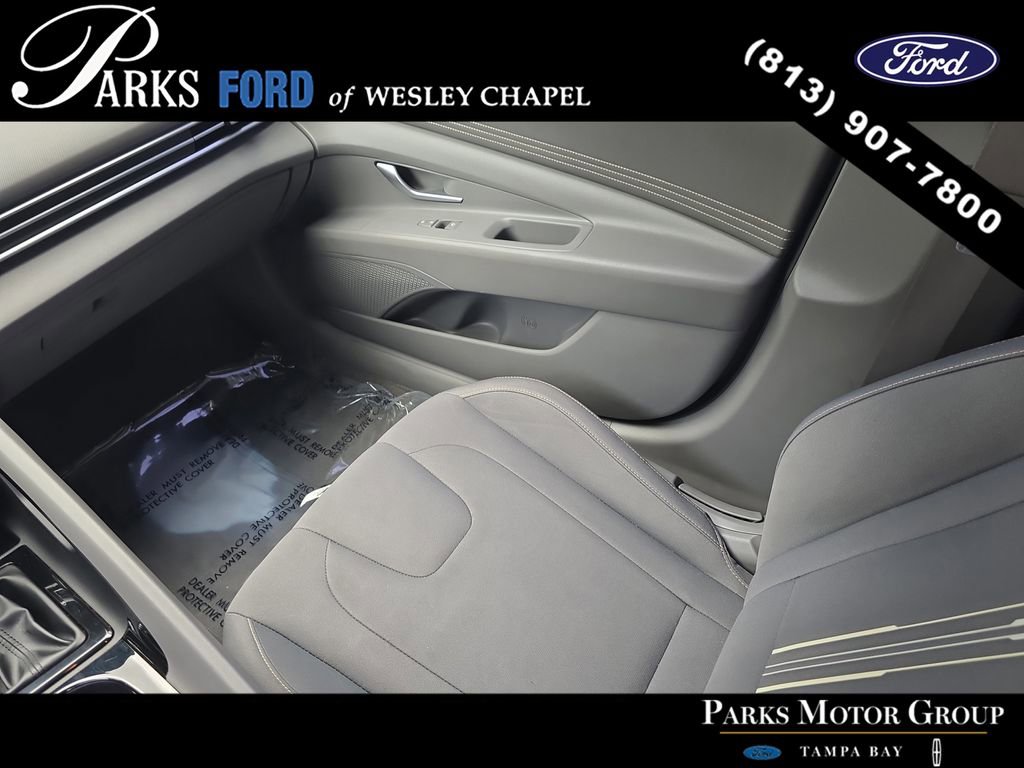Used 2021 Hyundai Elantra SEL w/ Convenience Package FWD image 13