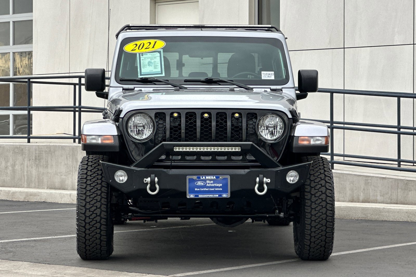 Used 2021 Jeep Gladiator Willys image 8
